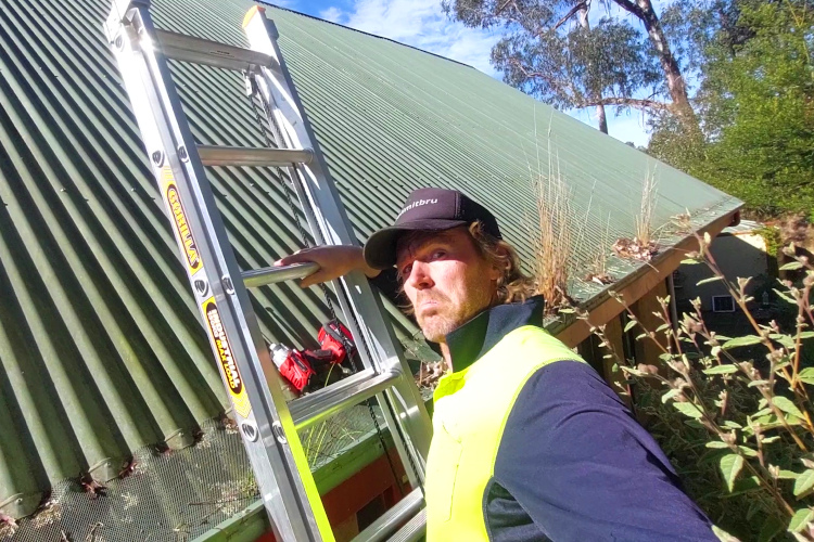 
Local Gutter Cleaner Investigates Failed Gutter Guard in nowra